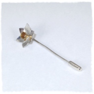 Silver daffodil pin